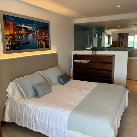 Luxury First Line Apartamento *